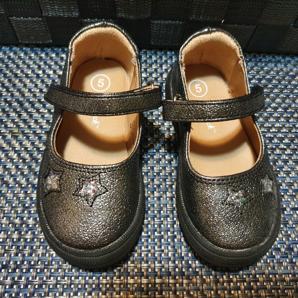 Cat & Jack Girls Mary Jane Shoes  (Toddler Size 5)